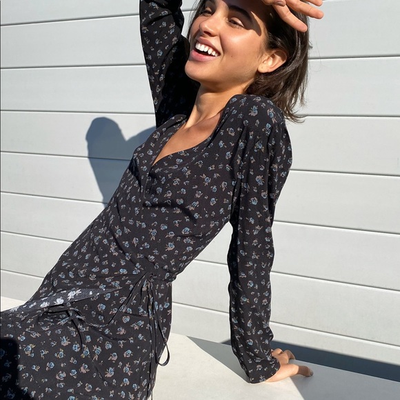 *SOLD* Aritzia Sunday Best Marion Dress - Picture 2 of 7